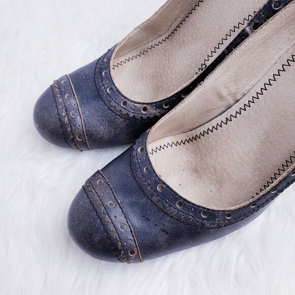 Seychelles Brogue gray distressed heels sz. 8.5 - Picture 4 of 8